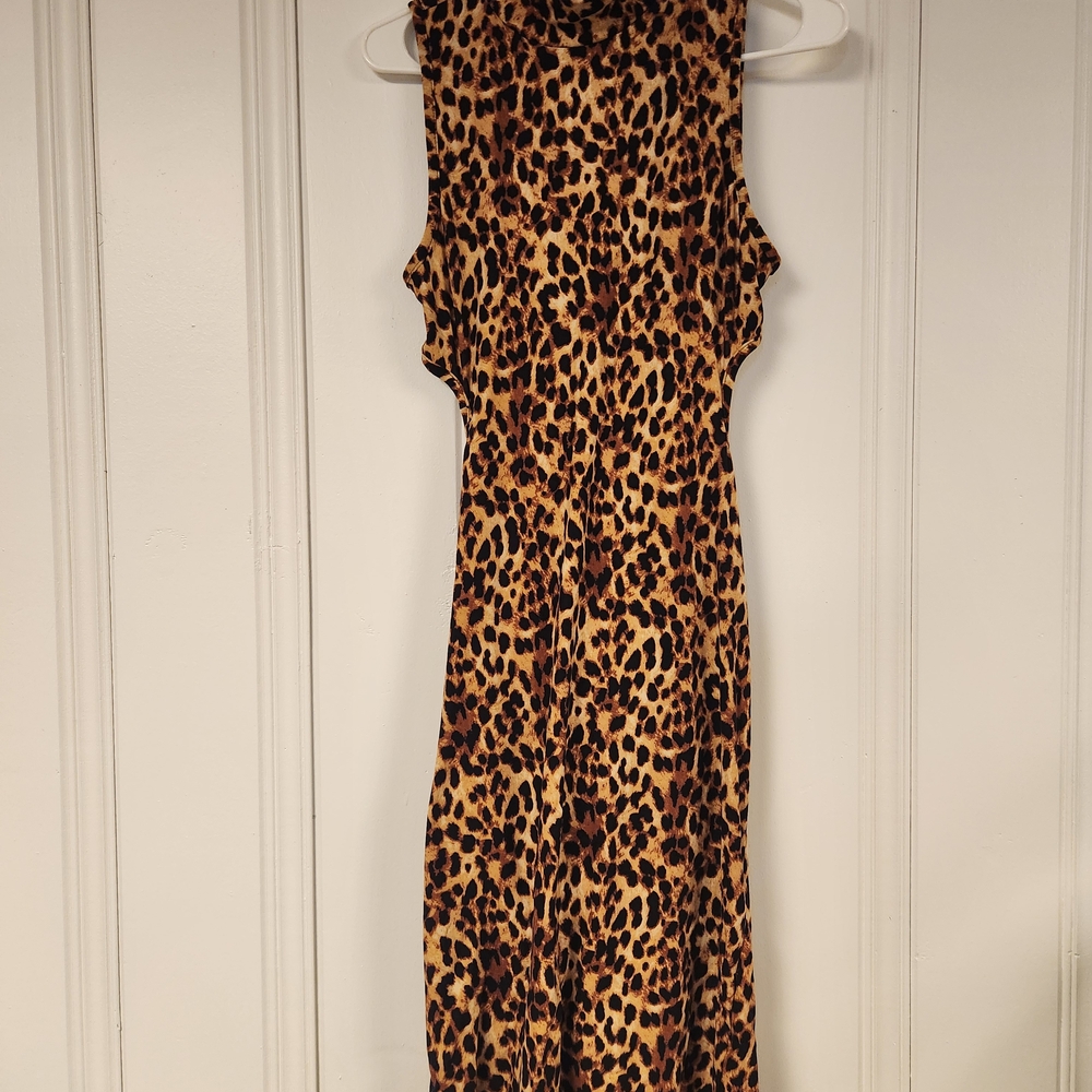 Chic Backless Leopard Print Dress